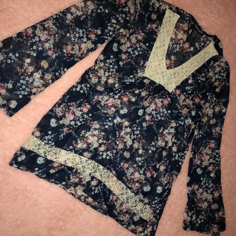 About a Girl Top w/ Sheer Lace Flowers